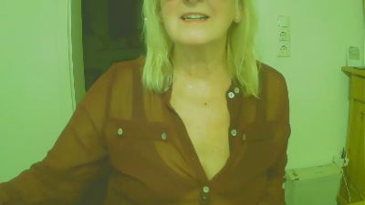 Milfmoni webcam cam4 model stream image