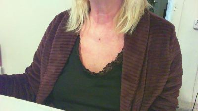 Milfmoni webcam model stream image