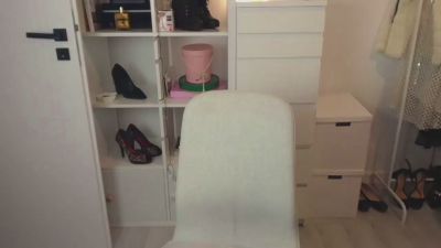 NightHolly webcam cam4 model stream image