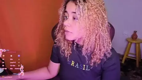 VitoriaFernandes webcam model stream image