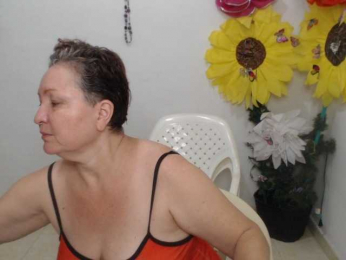 LADYQUEEN520 webcam model stream image