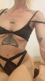 ines190 webcam model stream image