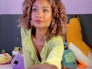 harmonyhill webcam model stream image