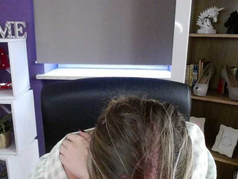 Soft-Zoey webcam model stream image