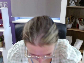 Soft-Zoey webcam model stream image