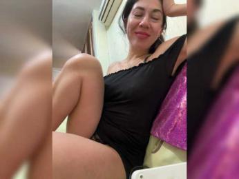 PlayfulAlice webcam model stream image