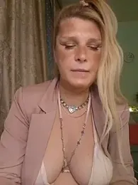 TsPostophere webcam model stream image