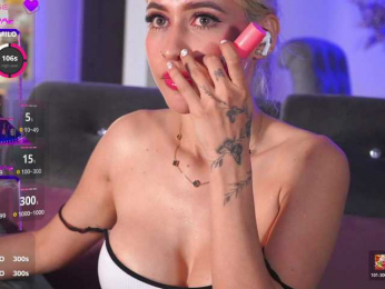 LucyRouse webcam model stream image