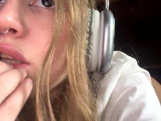 sherlenecoonce webcam model stream image