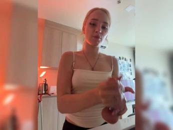 AstridMoss webcam model stream image