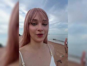 AstridMoss webcam bongacams model stream image