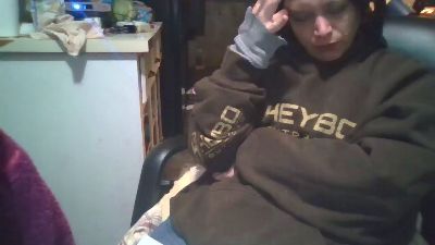 Fuqmeovrplz webcam model stream image