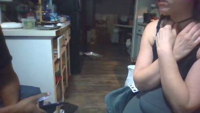 Fuqmeovrplz webcam model stream image