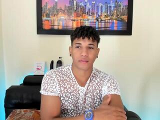 Yoxi Martinez webcam flirt4free model stream image