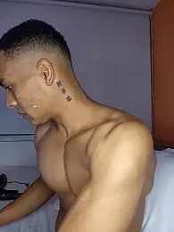 Jhonyblack_1 webcam model stream image