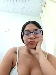 -VICKKY webcam stripchat model stream image