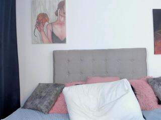 Melany Lowel webcam model stream image