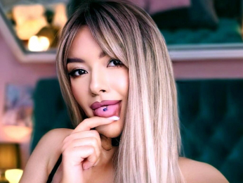 RaylinJoy webcam model stream image