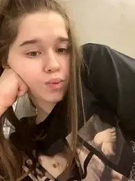 HornyGirlH webcam model stream image