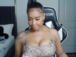 january-rose webcam model stream image