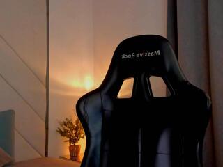 Valentine White webcam model stream image
