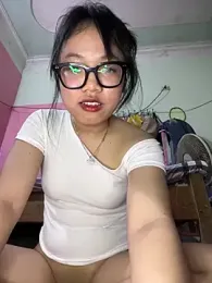 Leeeeiu webcam stripchat model stream image