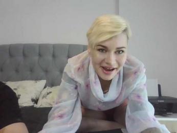 KiraSaint webcam model stream image