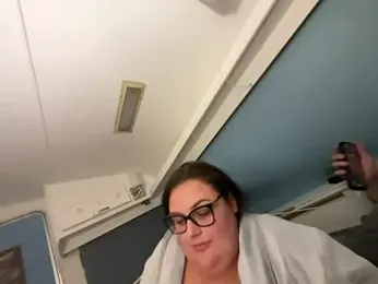 BBWlucyxxx 的直播截图