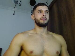 Tom Wills webcam model stream image