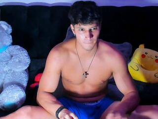 Ryan Garden webcam model stream image