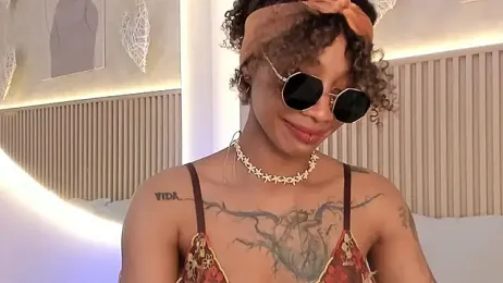 daiana_curly webcam model stream image