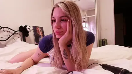 Eziliz webcam model stream image