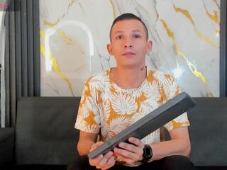 Kenny & Isak webcam model stream image