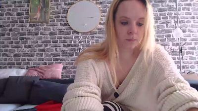 xHotmilf87x webcam cam4 model stream image