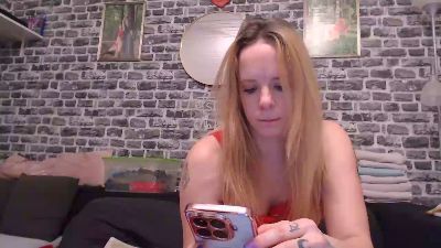 xHotmilf87x webcam cam4 model stream image