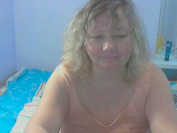 LucyAlexis webcam model stream image