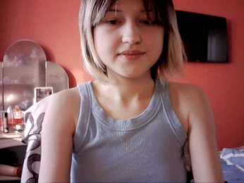 SnowWhiteNika webcam bongacams model stream image