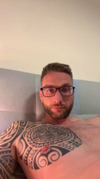 LaryFlint webcam model stream image