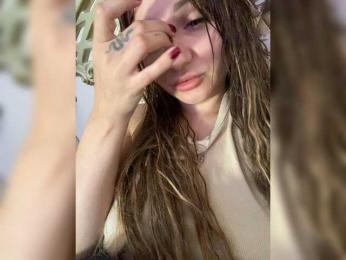 MagicalLouu webcam model stream image