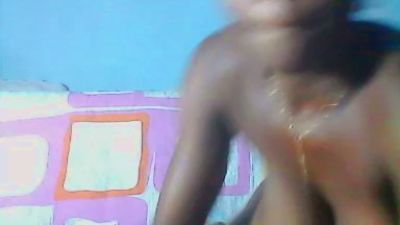 Saluna webcam model stream image