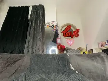 Tyraride webcam model stream image