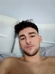 Yasinyasin7 webcam model stream image