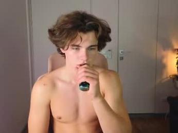 whiteskyy_ webcam model stream image