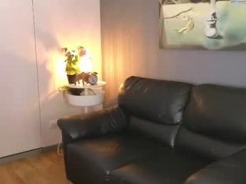 whiteskyy_ webcam model stream image