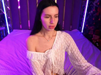 SnowWhiteee webcam model stream image