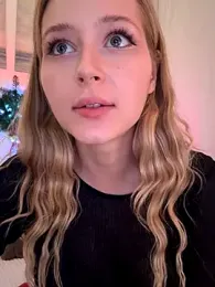 LunaRase webcam model stream image