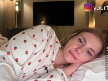 VikkiExtraCheese webcam bongacams model stream image