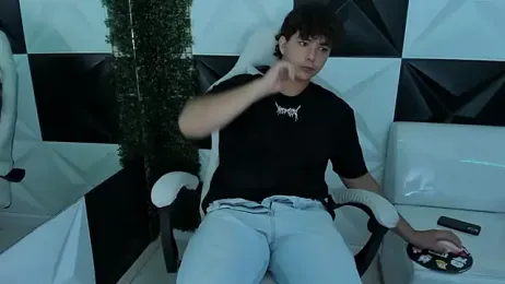 Dani_cumboy webcam model stream image