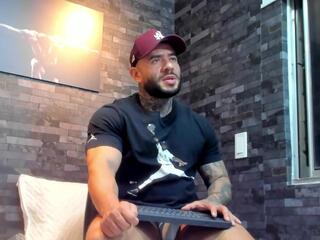 Bruce Dallas webcam model stream image