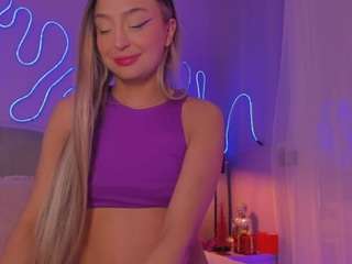 sofly-s webcam camsoda model stream image